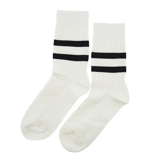 ⚪️ Calcetines “Clásico Urbano” – blancos con rayas negras ⚫️