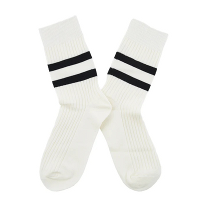 ⚪️ Calcetines “Clásico Urbano” – blancos con rayas negras ⚫️