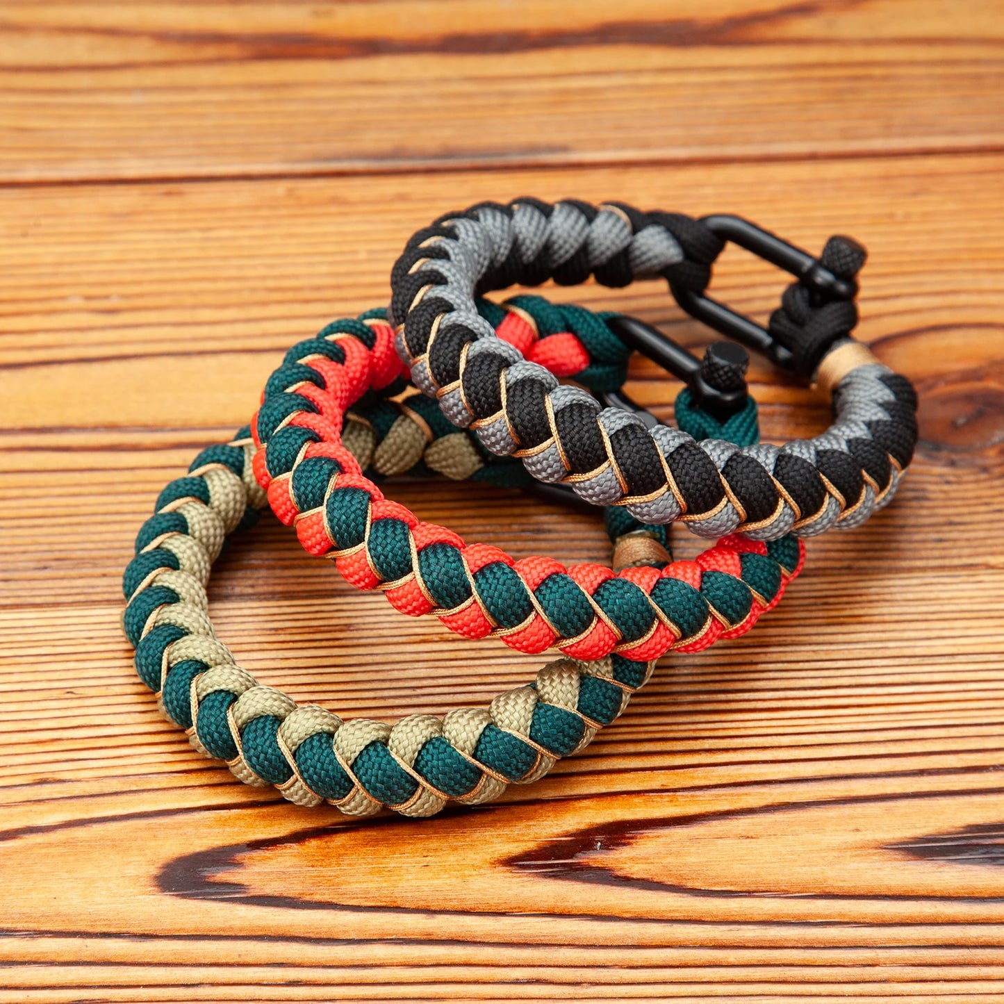 Pulsera de Supervivencia para Hombre – Cuerda Tejida con Hebilla en U de Acero Inoxidable Negro