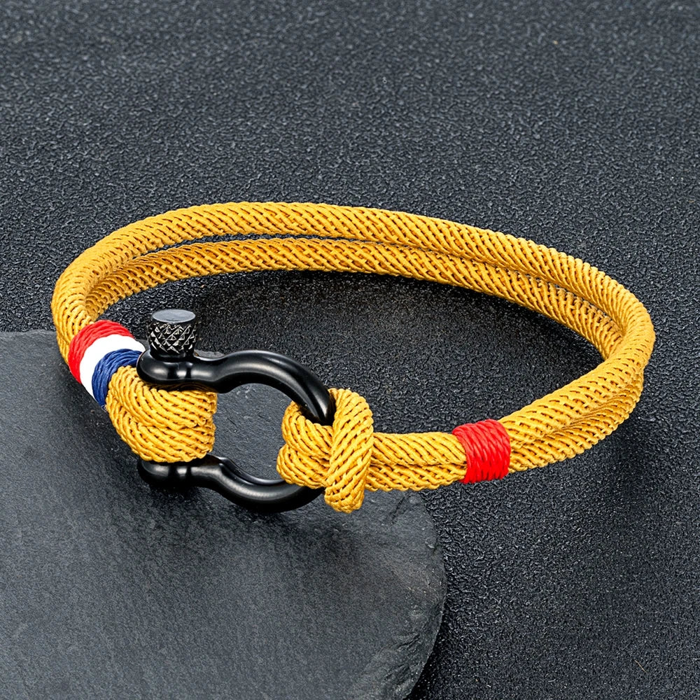 Pulsera Tejida de Doble Capa con Hebilla de Grillete Negro – Unisex, Diseño Artesanal con Detalle de Bandera Francesa